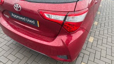 Toyota Yaris 1.5 VVT-i Blue Bi-tone 5dr Petrol Hatchback